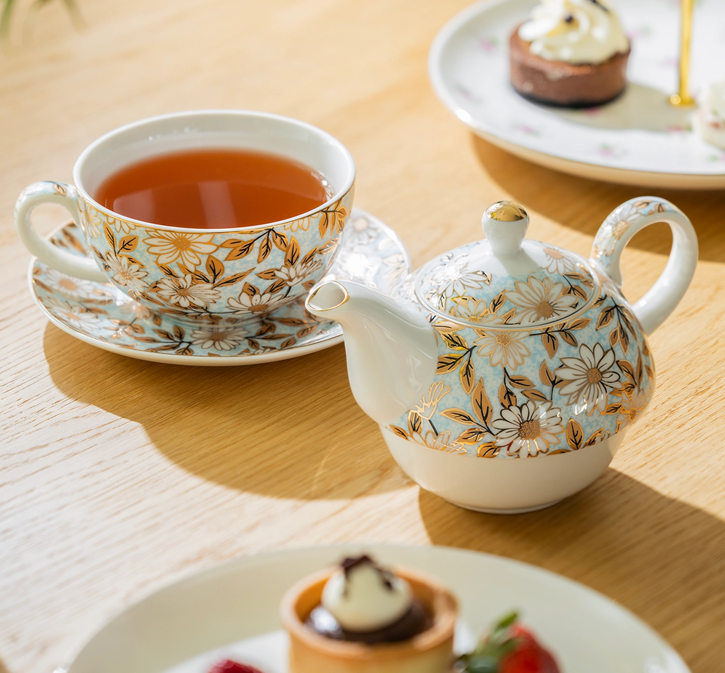 Blue & Gold Daisy Fine Porcelain Tea For One Set w/ Gift Box
